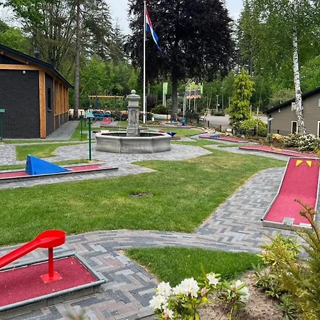 & Glamping Ons Plekje In Het Bos Tatil parkı *