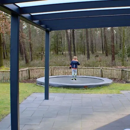 & Glamping Ons Plekje In Het Bos Tatil parkı *