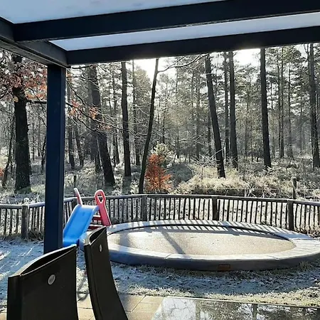 & Glamping Ons Plekje In Het Bos Tatil parkı