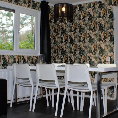 & Glamping Ons Plekje In Het Bos Бикберген