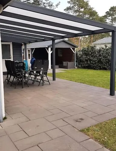 Parque de vacaciones & Glamping Ons Plekje In Het Bos