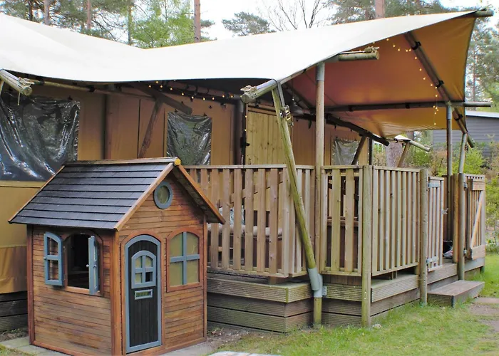 Parque de vacaciones & Glamping Ons Plekje In Het Bos *