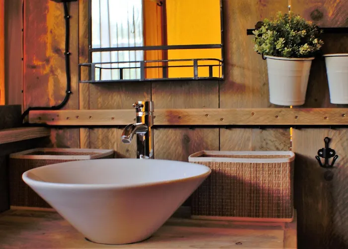 Parque de vacaciones & Glamping Ons Plekje In Het Bos