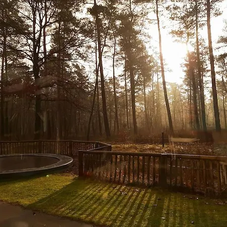 & Glamping Ons Plekje In Het Bos Üdülőpark Beekbergen